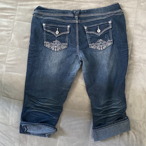 Rue 21! Size 13/14  shorts/ 3/4 pants! - Picture 2 of 4